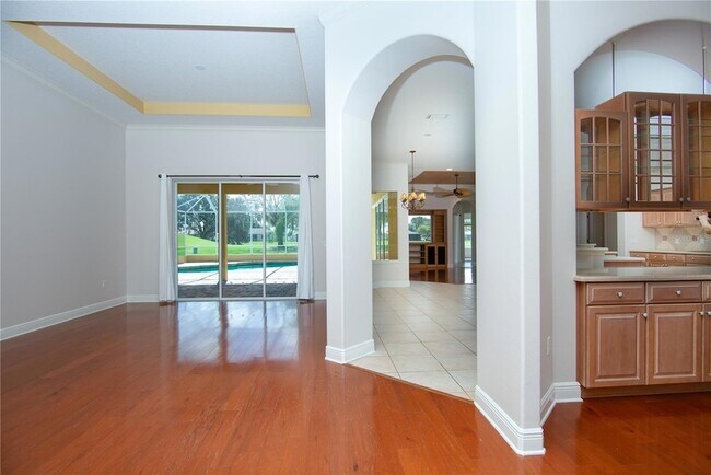 Building Photo - 9996 Cherry Hills Ave Cir