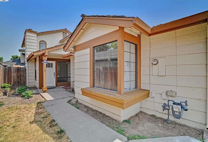 Building Photo - 3480 Briar Ln