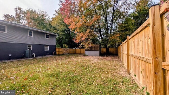 Building Photo - 922 Petinot Pl