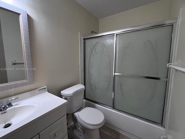Building Photo - 3211 Coral Ridge Dr