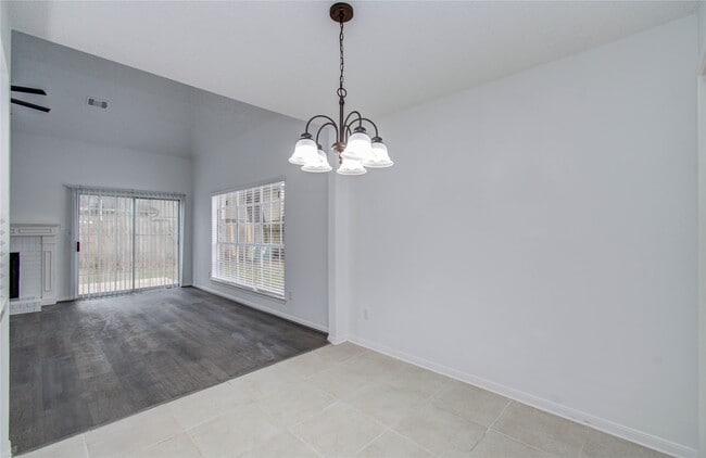 Building Photo - 2106 Spyglass Dr