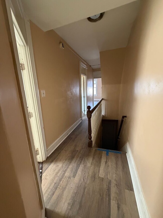 Building Photo - 411 S Prince St