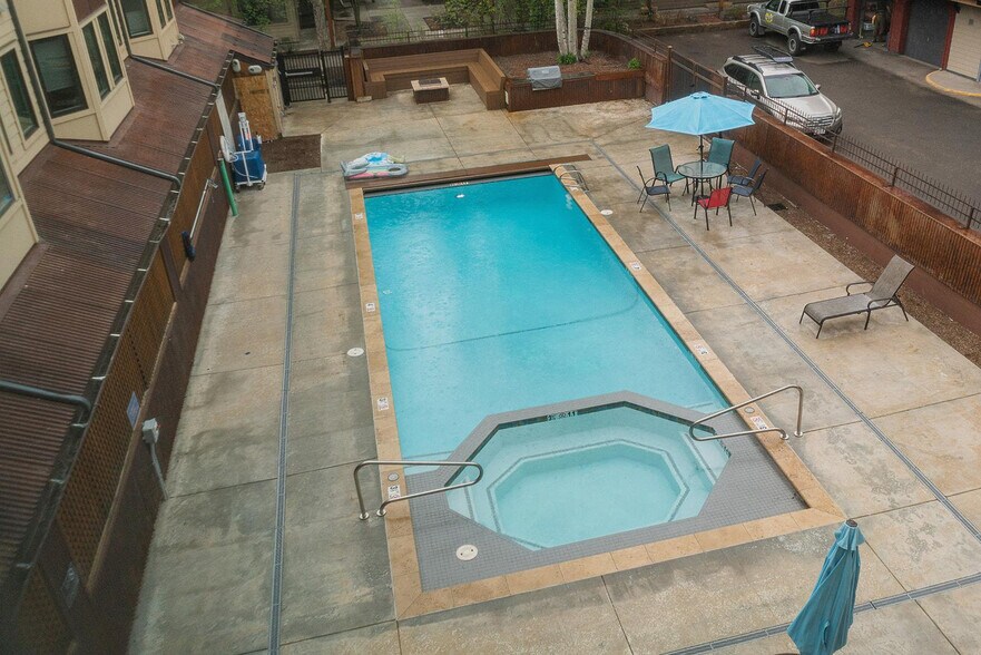 Building Photo - 280 Mahoney Dr