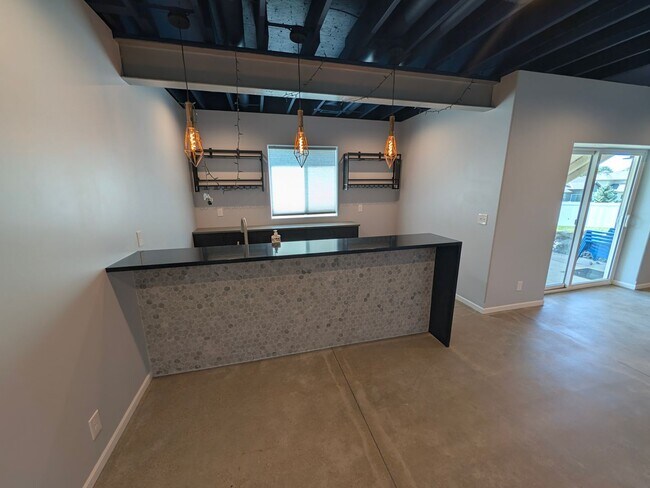 Building Photo - 5011 Clearwater Dr
