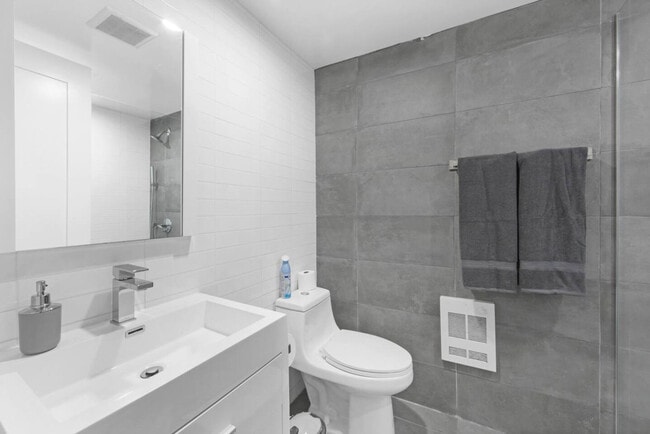 Building Photo - 564 W 182nd St