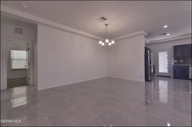 Building Photo - 12844 Giovanni Grajeda Ave