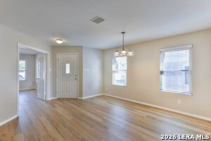 Building Photo - 233 N Willow Way