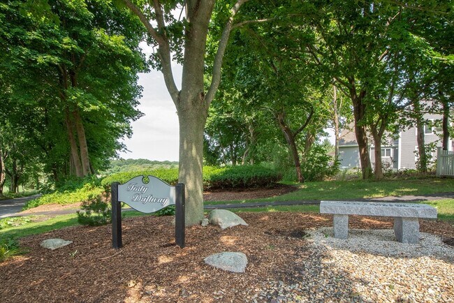 Building Photo - 40 Driftway