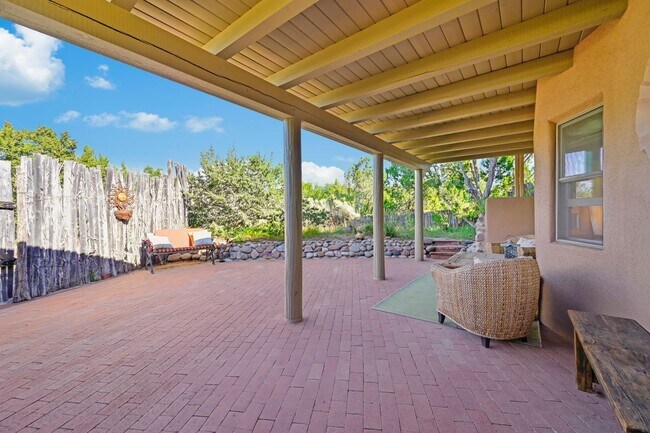 Building Photo - Furnished Museum Hill Casita