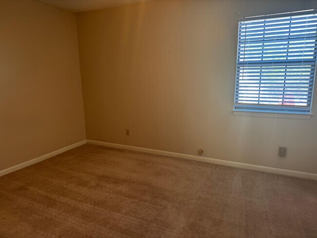 Building Photo - 345 Woodham Ct