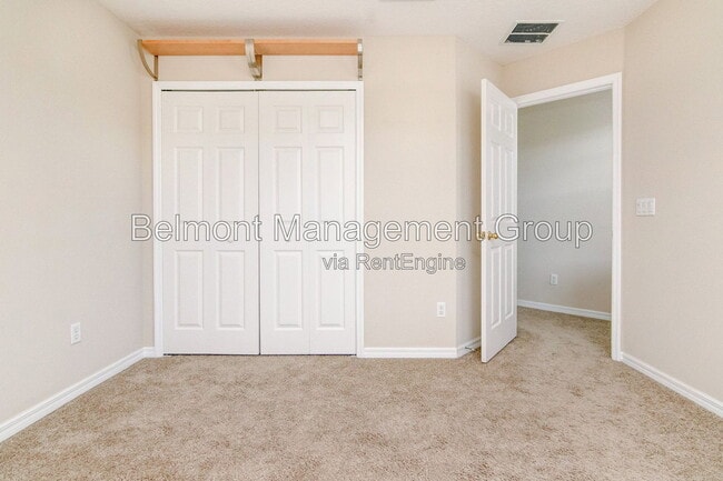 Building Photo - 9426 Silver Buttonwood St