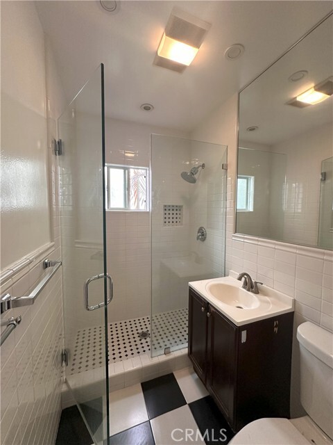 Building Photo - 137 S Roxbury Dr