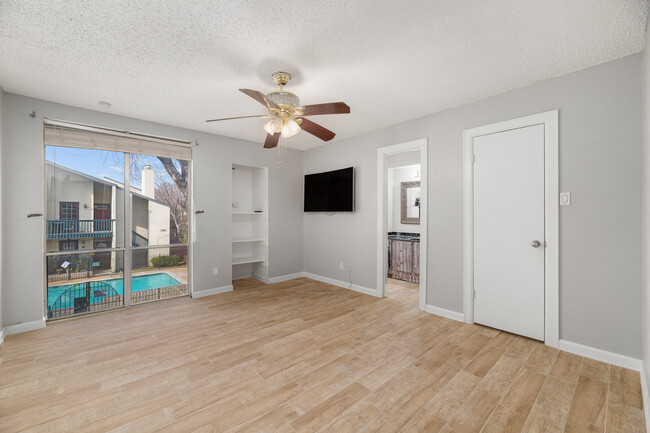 Building Photo - 7145 Fair Oaks Ave
