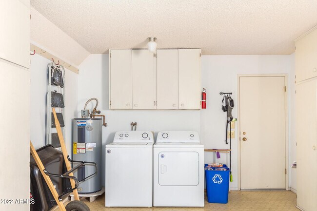 Building Photo - 13227 N 99th Dr