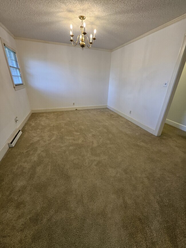 Building Photo - 207 Hooks Ave