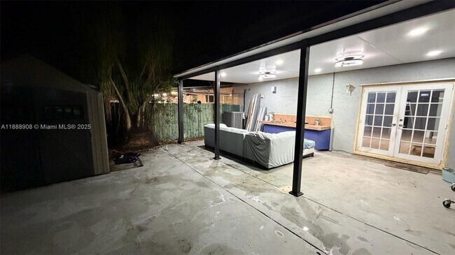 Building Photo - 15430 SW 81st Cir Ln