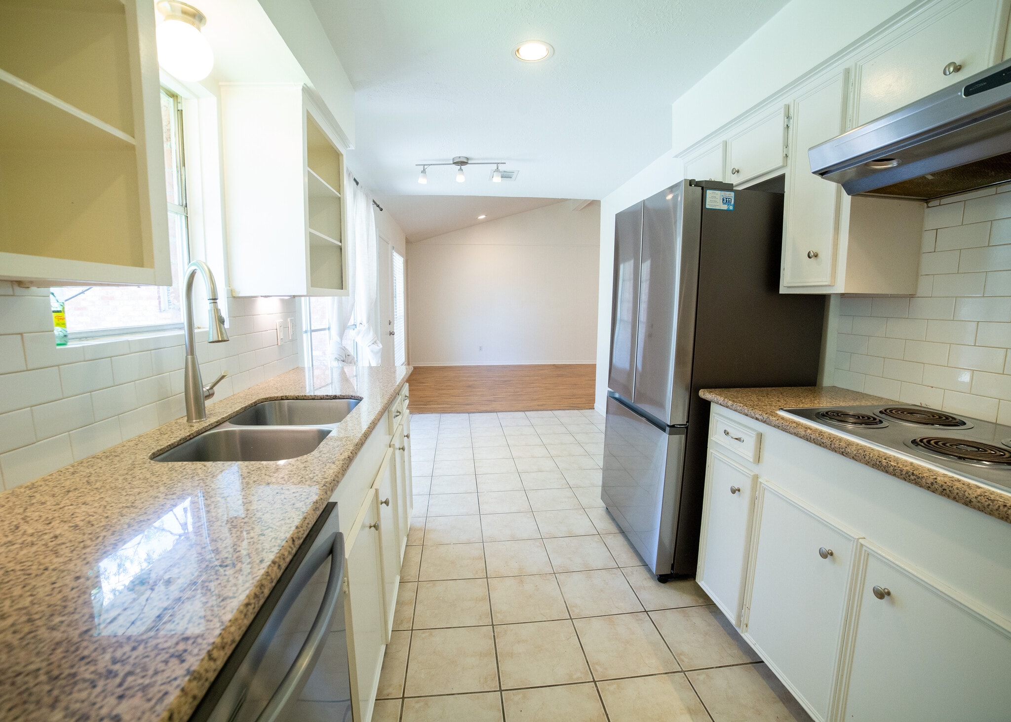 Building Photo - 13602 Fernhill Dr