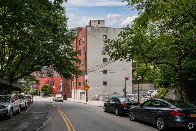 Building Photo - The Shelby