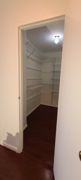 Building Photo - 10401 Grosvenor Pl