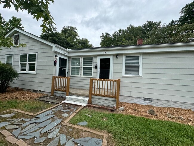 Building Photo - 1825/1827 Academy