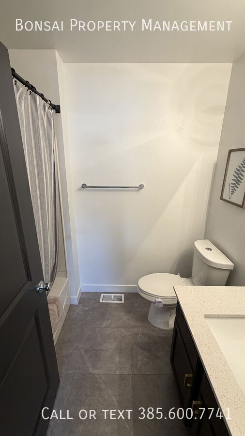 Building Photo - 860 San Savino Way