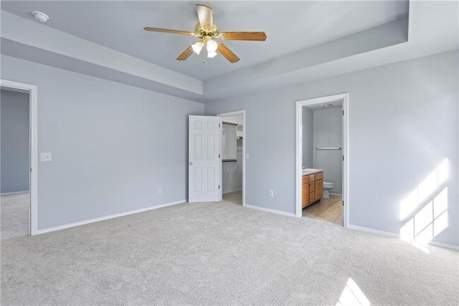 Building Photo - 607 Amanda Dr