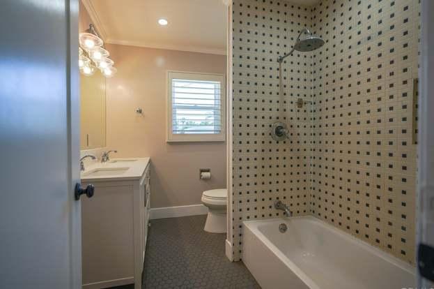 Building Photo - 3 bedroom in Reseda CA 91335