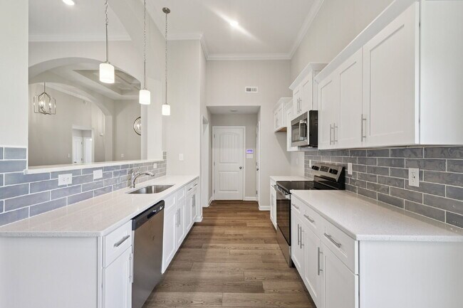 Building Photo - 383 Kingland Ln