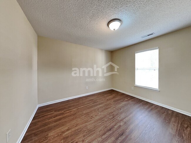 Building Photo - 2720 Waycross Dr