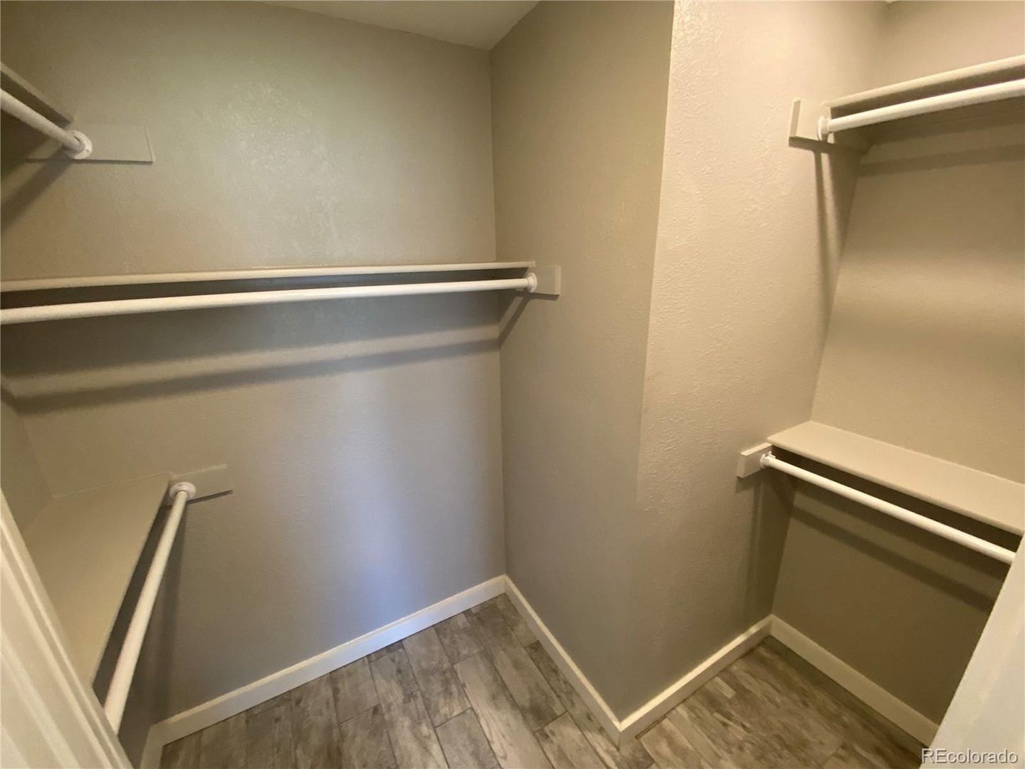 Building Photo - 1064 Chambers Ct