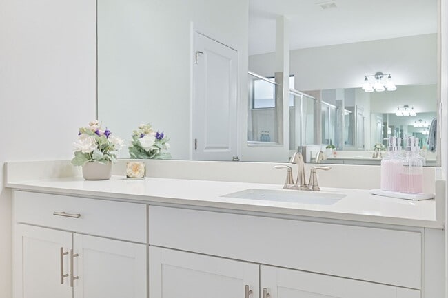 Building Photo - ** Single Family Home ~ Verdana Village ~ 3 Car Garage ~ Salt Water Pool & Lake Views **