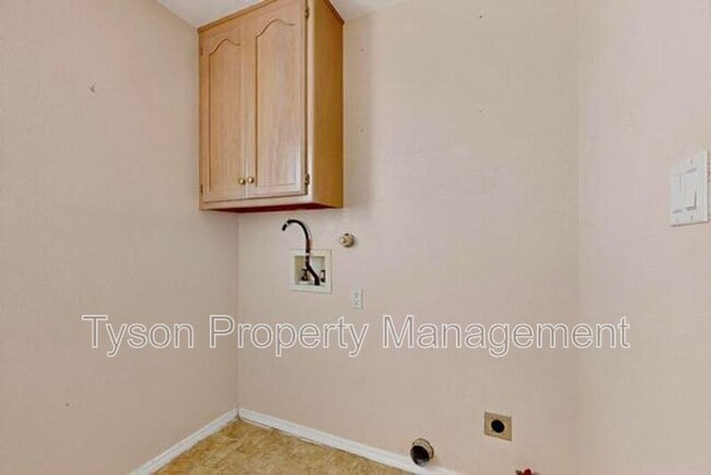 Building Photo - 10409 Cedar Springs Dr NW