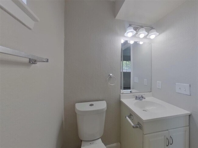 Building Photo - 9614 Crooked Wood Ln
