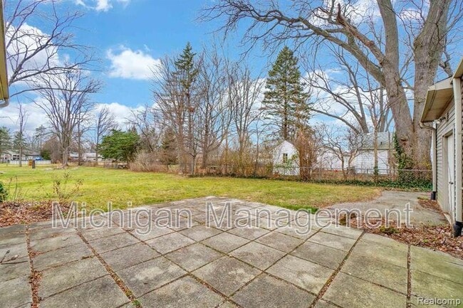 Building Photo - 1311 Ottawa Ave