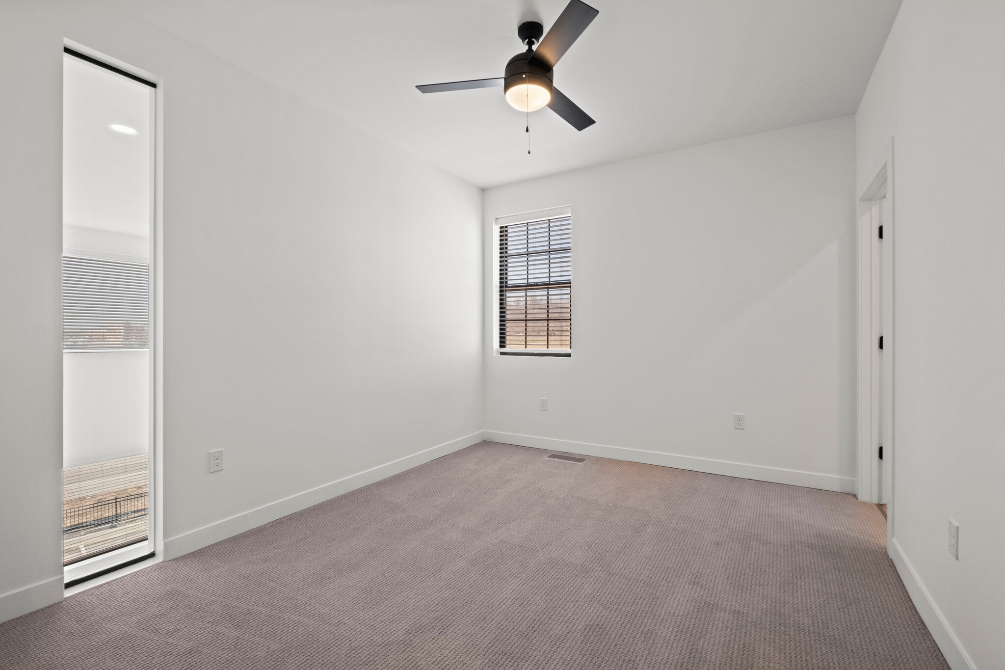 Building Photo - 3009 N Oak Trafficway