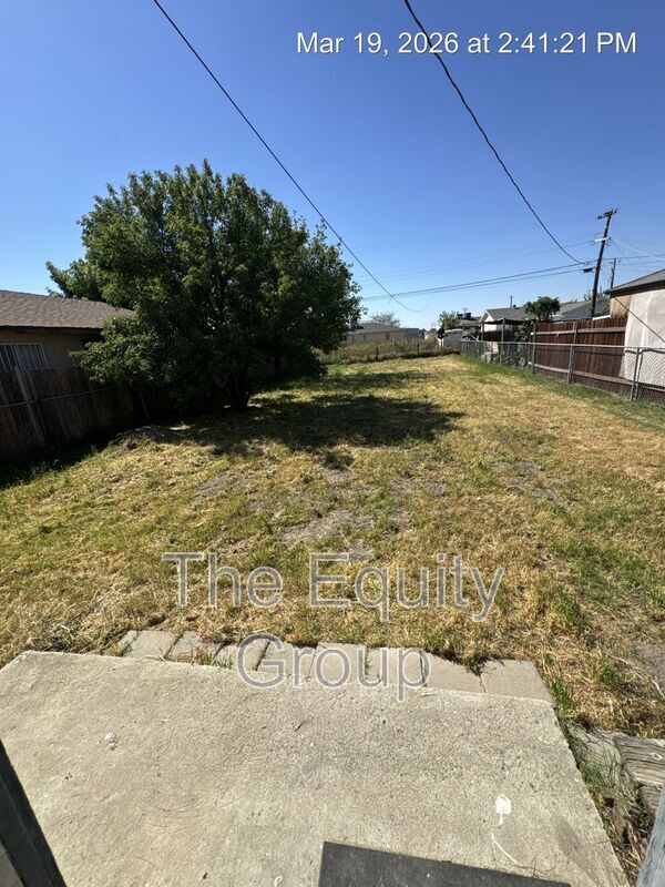 Building Photo - 610 Pickerell Ave