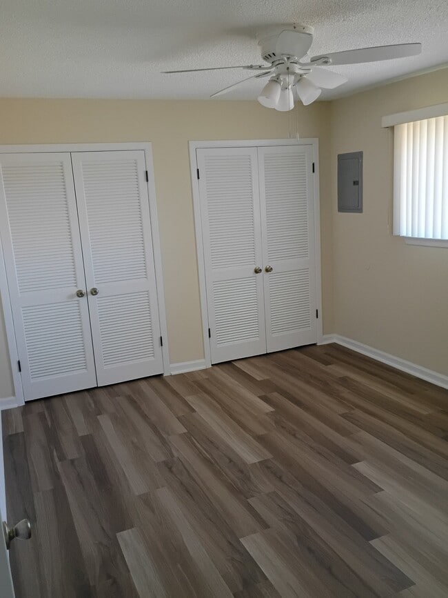Building Photo - 4175 Krupp Dr
