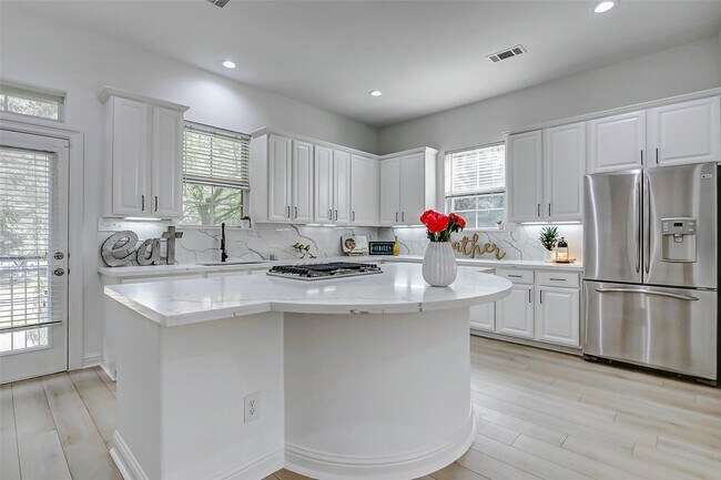 Building Photo - 5 Versante Ct