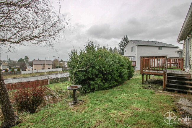 Building Photo - 2712 NE 164th Pl