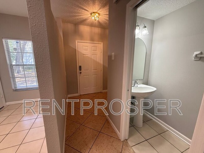 Building Photo - 2901 Woodlands Park Ct