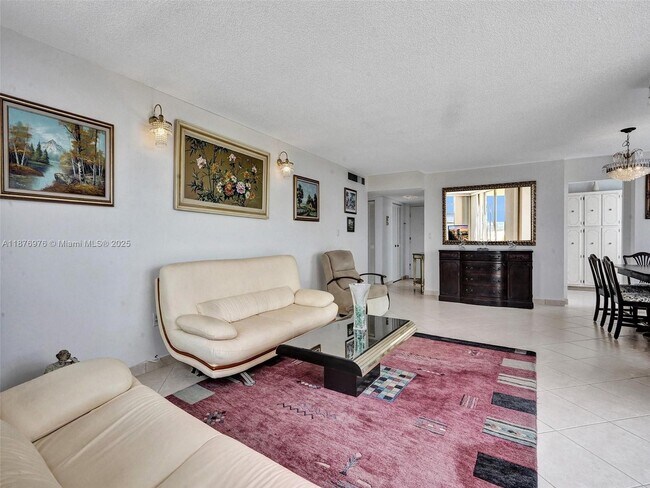 Building Photo - 1833 S Ocean Dr