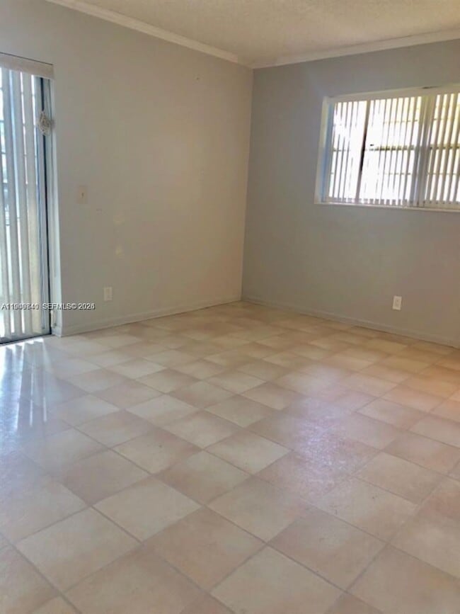 Building Photo - 316 Camden M