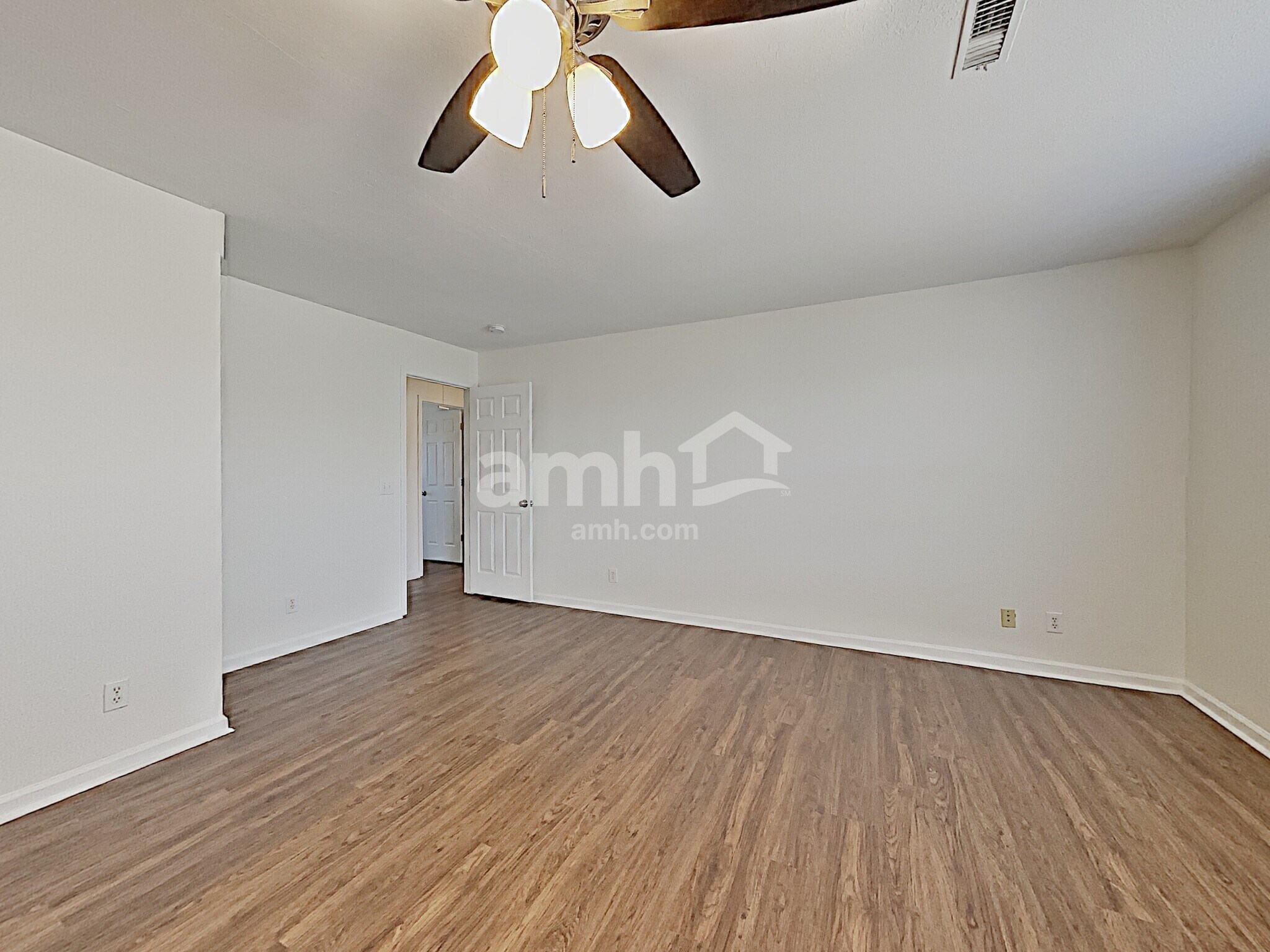 Building Photo - 2148 Spring Hill Cir