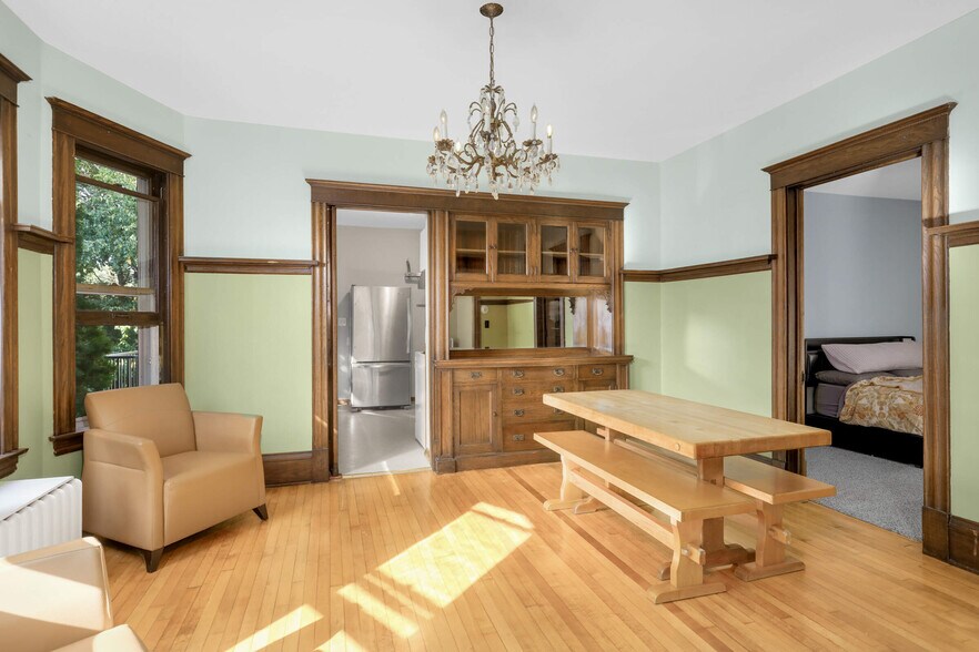dining room/kitchen - 2220 26th Ave S