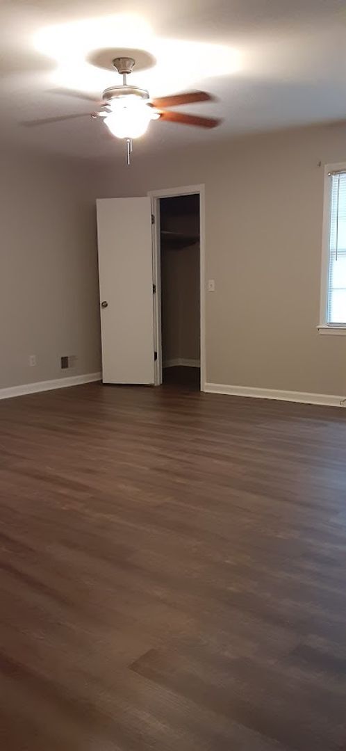 Building Photo - Lovely Three Bedroom Upgraded Home in Irmo...