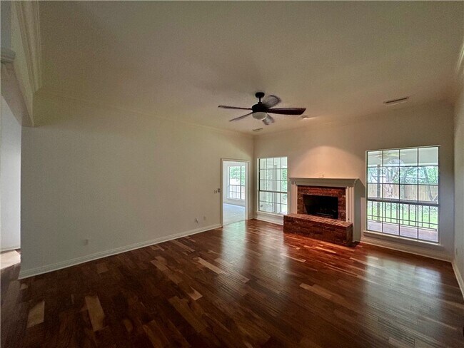 Building Photo - 1826 N Glenbrook Pl