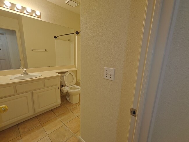 Building Photo - 3 Bedroom for Rent in River Oaks! $4,975