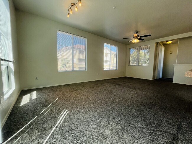 Building Photo - 18250 N Cave Creek Rd