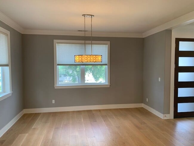 Building Photo - Montavilla Four Bedrooms, Four Bathrooms H...
