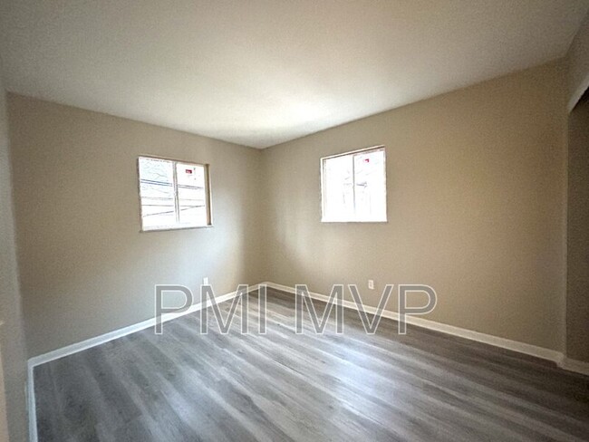 Building Photo - 840 Whitethorne Ave